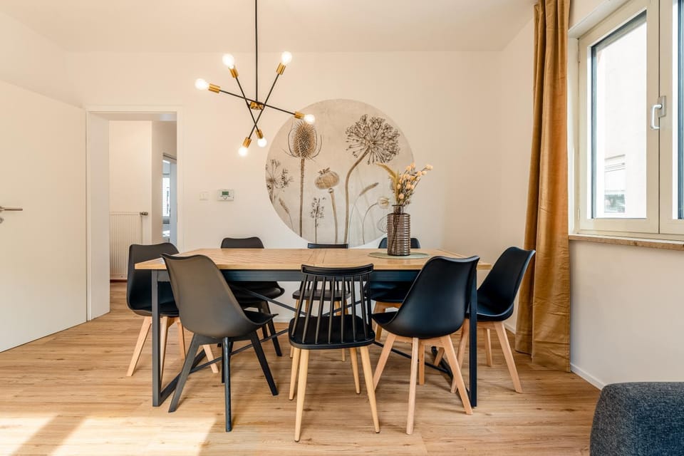 Living room, Seating area, Dining area
