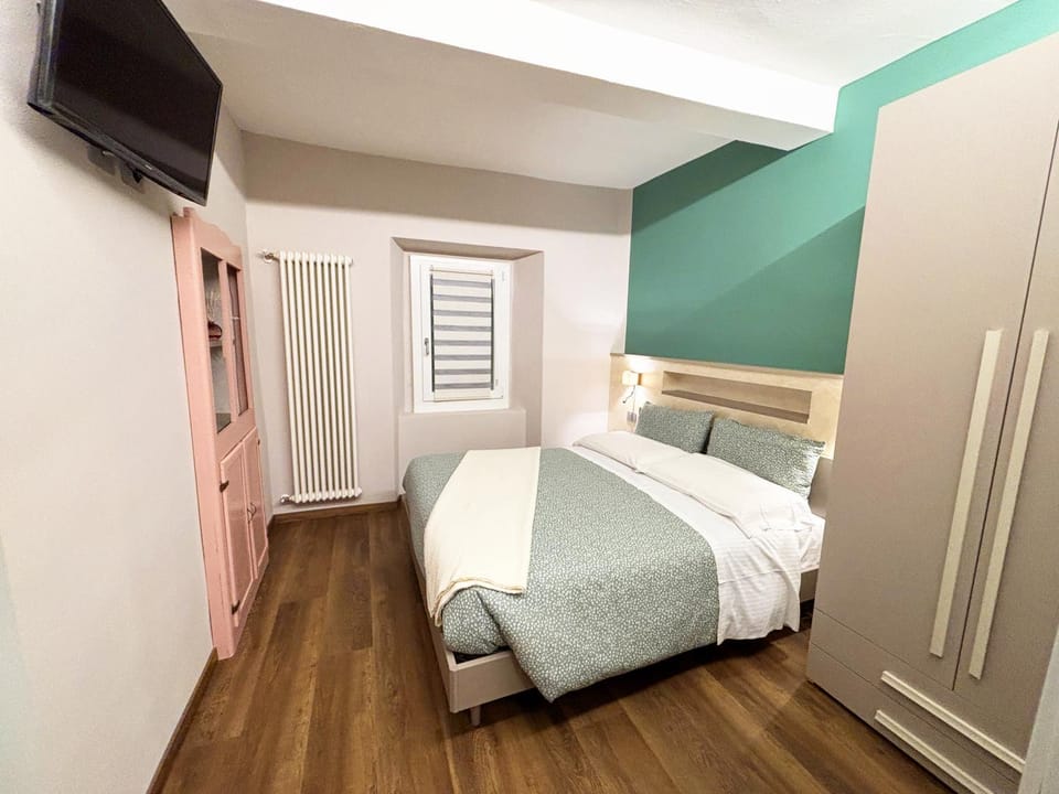 Bed, Photo of the whole room, Bedroom, wardrobe