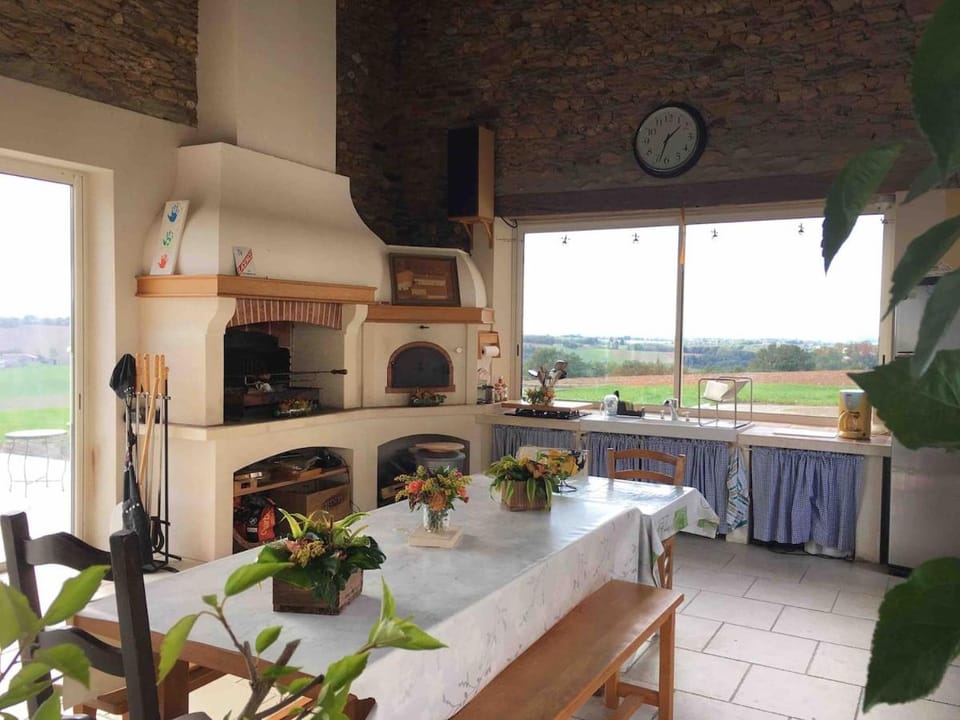 Gîte de groupe La Barrière House in Occitanie