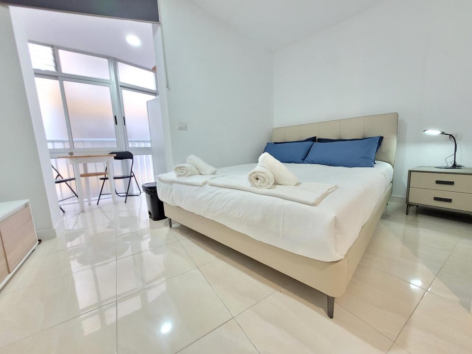 Bed, Seating area, Dining area, Bedroom