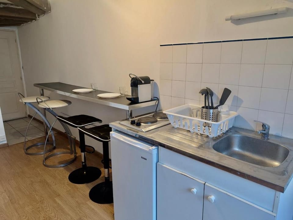 Studio Hyper Centre au Calme, Confort & Équipé Apartment in Grenoble