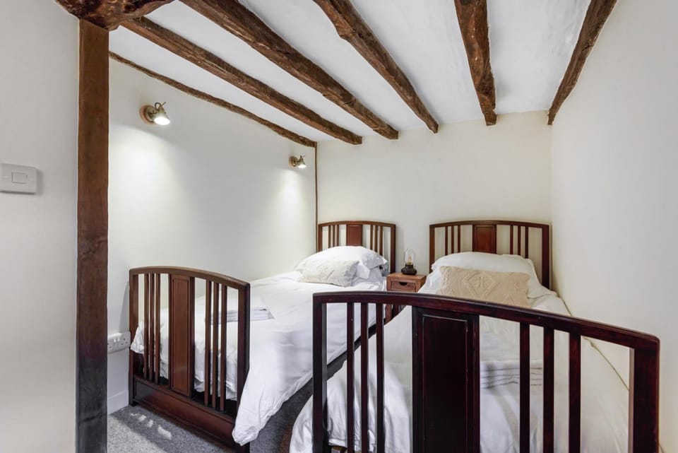 3 bedroom 17th Century Cottage House in Wealden District