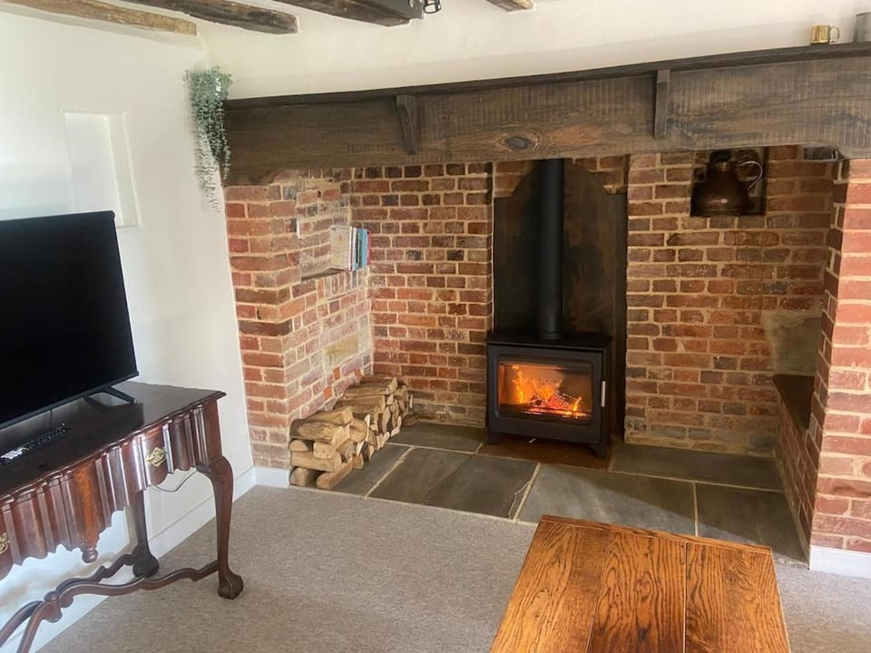 3 bedroom 17th Century Cottage House in Wealden District