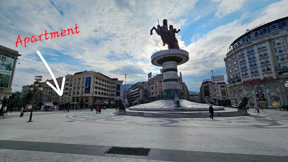 Nearby landmark, City view, Location