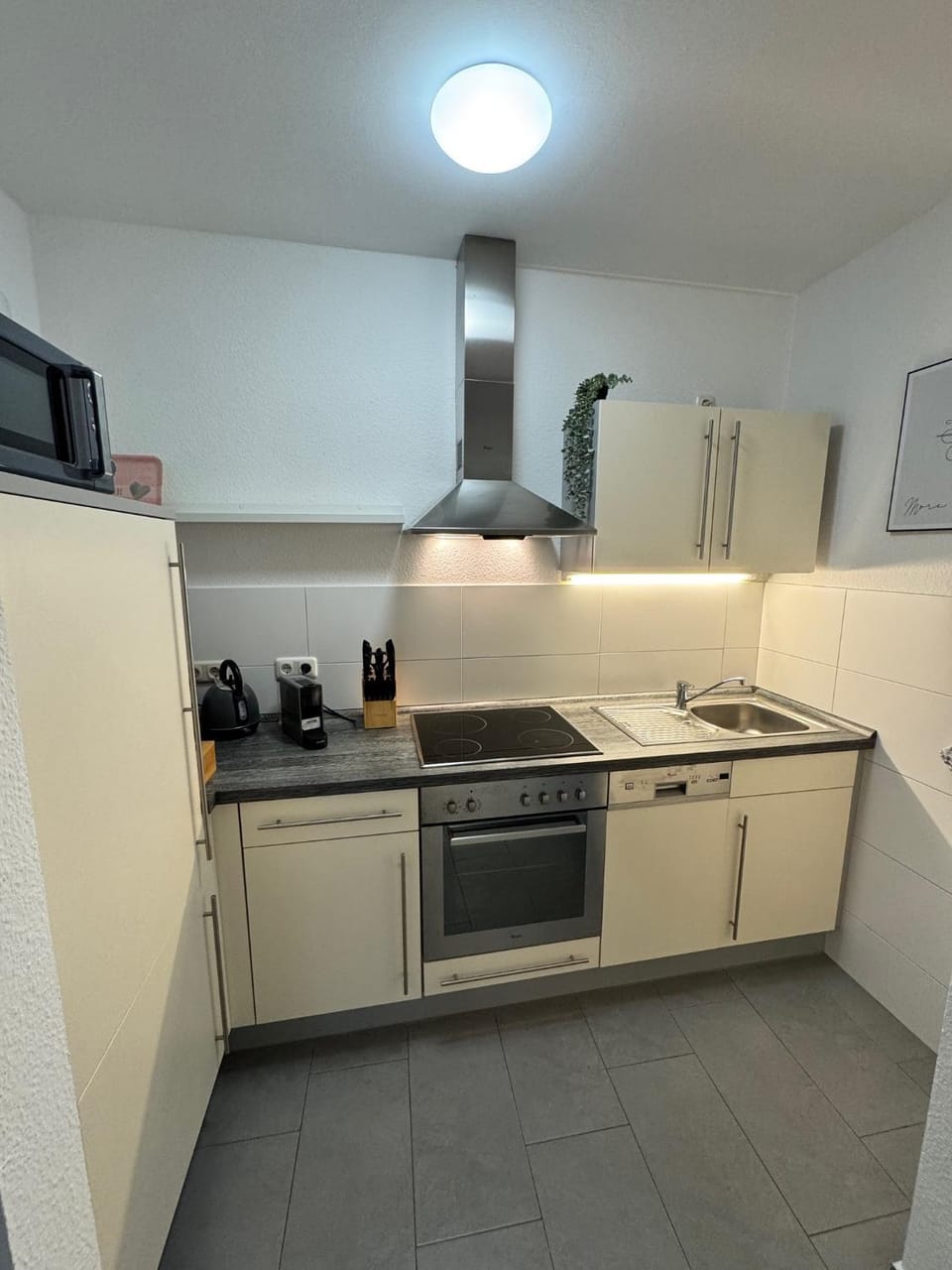 Kitchen or kitchenette