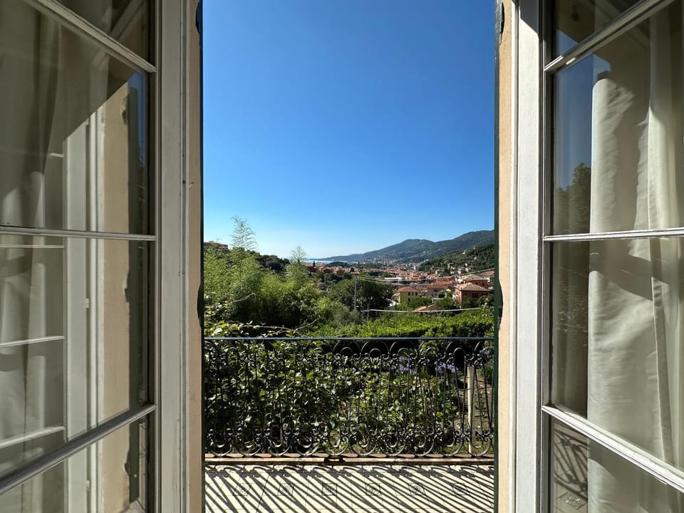 Spring, Day, Natural landscape, View (from property/room), Balcony/Terrace, Landmark view, Mountain view