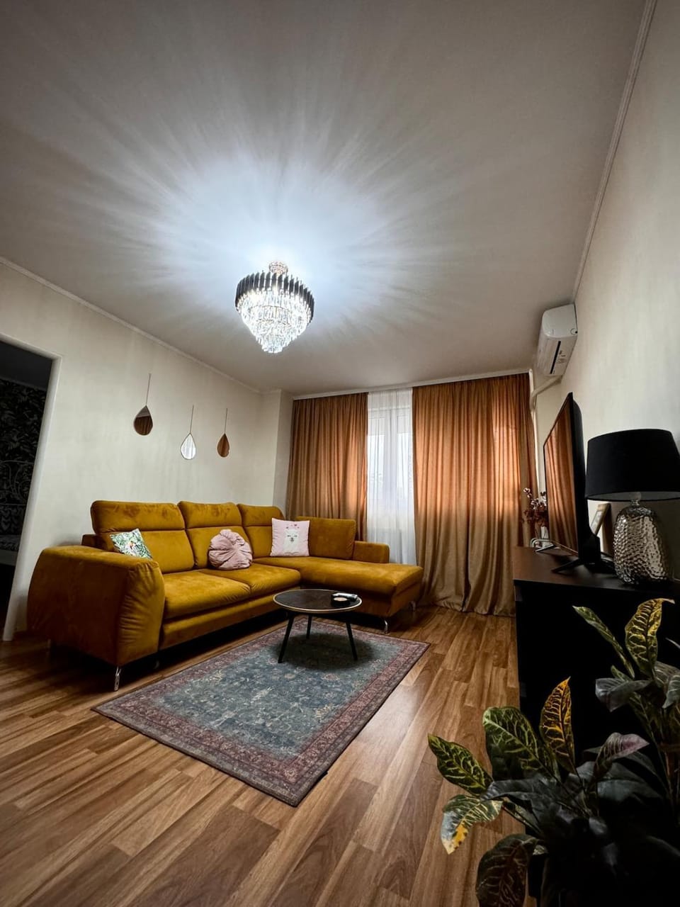 TV and multimedia, Living room, Seating area
