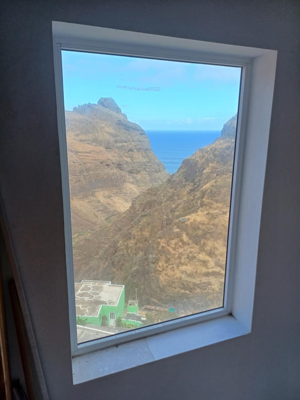 Mountain view, Sea view