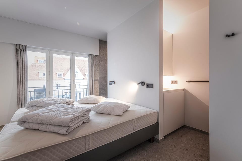 Bed, Bathroom, Bedroom