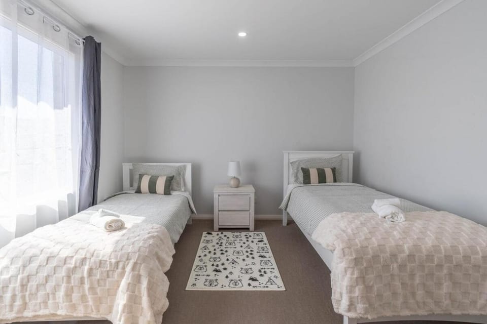 Spacious 4 Bedroom house in Southern River House in Harrisdale