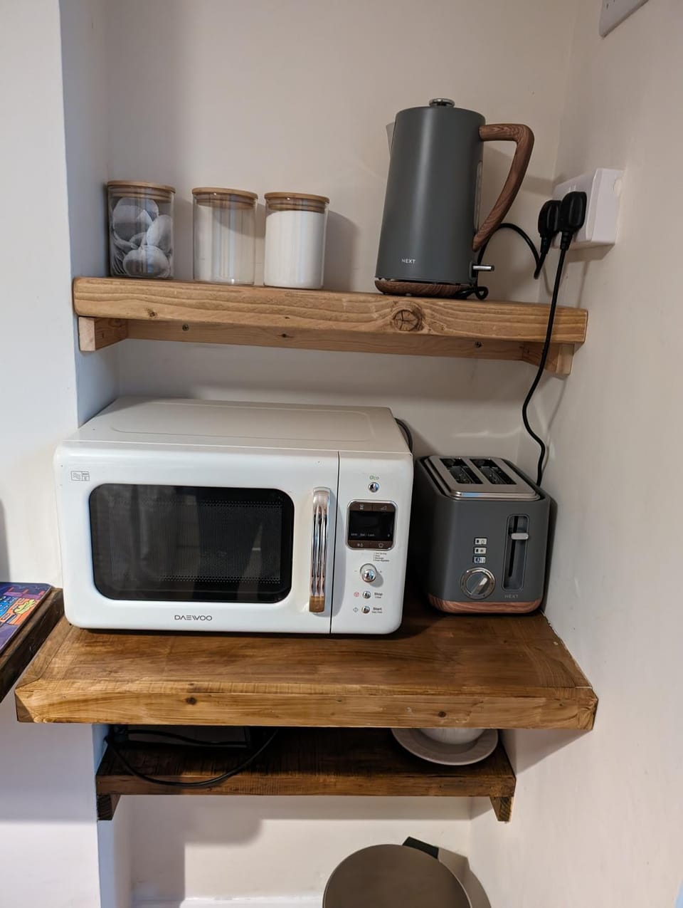 Coffee/tea facilities, Kitchen or kitchenette, microwave, toaster