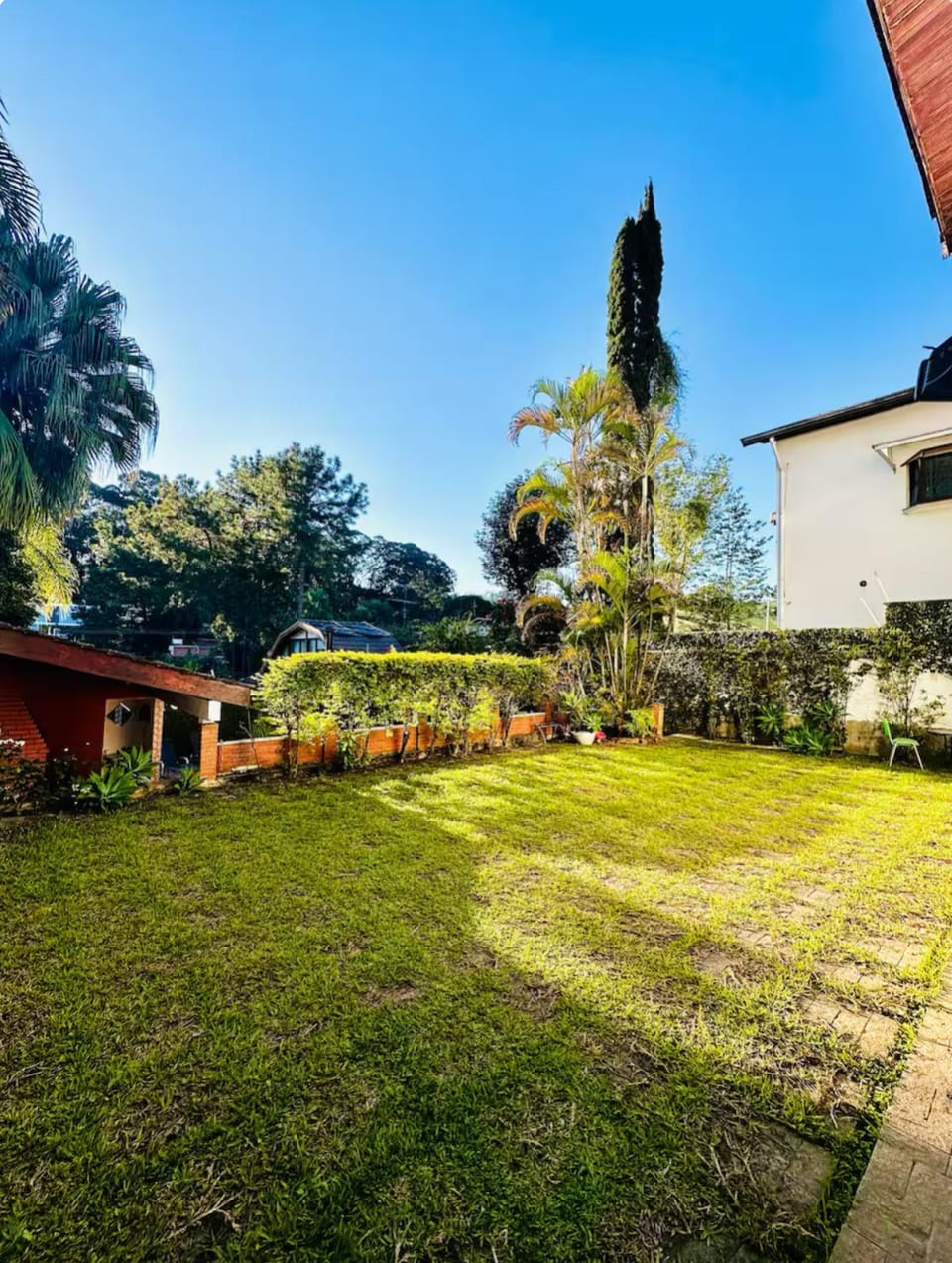 Property building, Day, Natural landscape, Garden, Garden view
