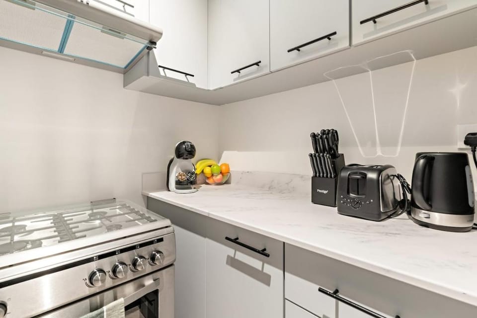 Central Downtown Studio by Burj Khalifa & Mall Apartment in Dubai