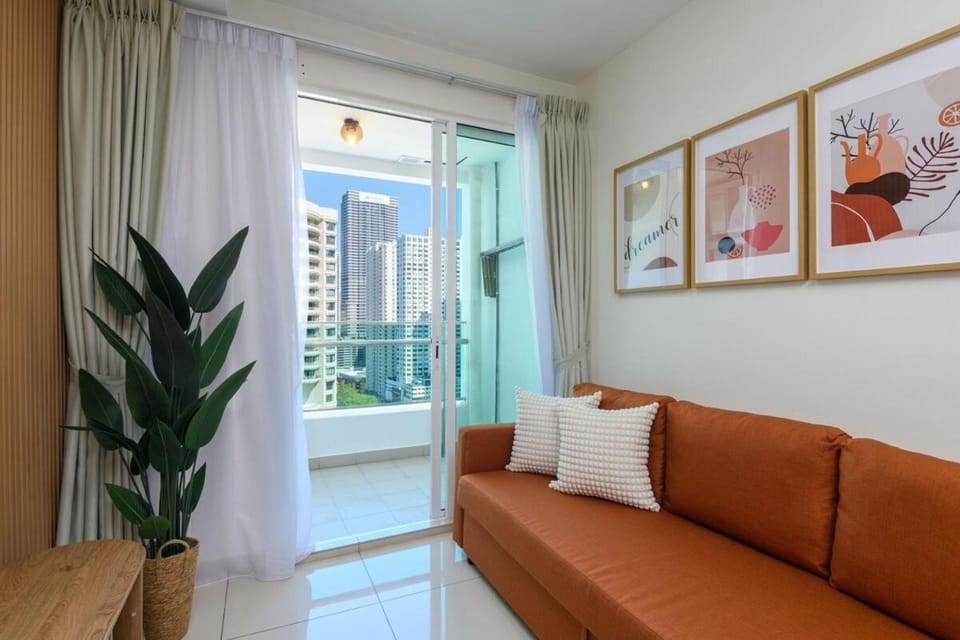 2R2B Lovely Home 1-8pax Gurney Mansion One Apartment in George Town