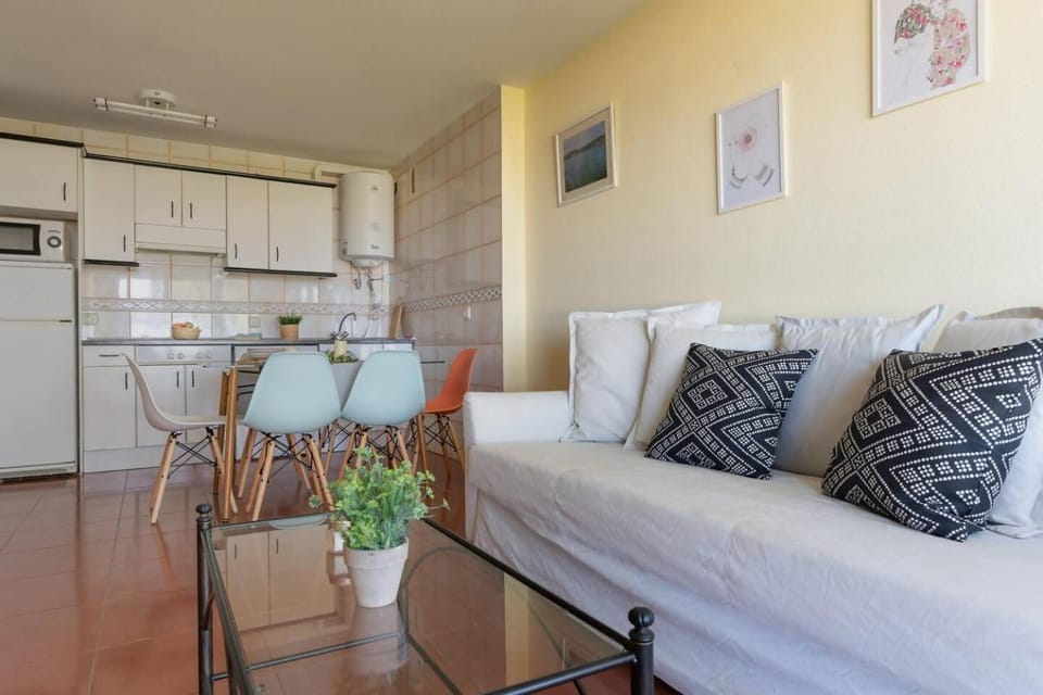 Kitchen or kitchenette, Living room