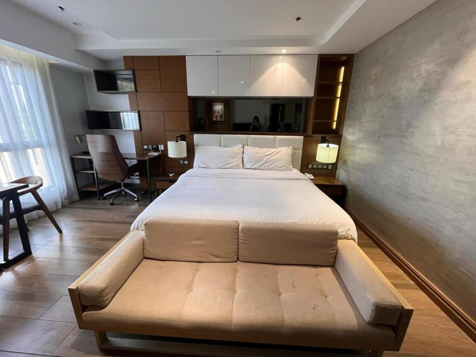 Sheryll Escapes - One Euphoria studio Netflix Wifi & swimming pool Apartment in Angeles
