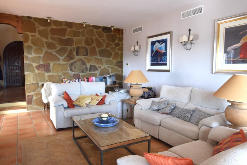 Communal lounge/ TV room, Living room
