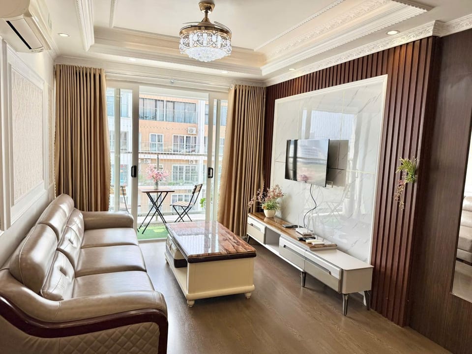 Communal lounge/ TV room, TV and multimedia, Living room, Photo of the whole room, air conditioner