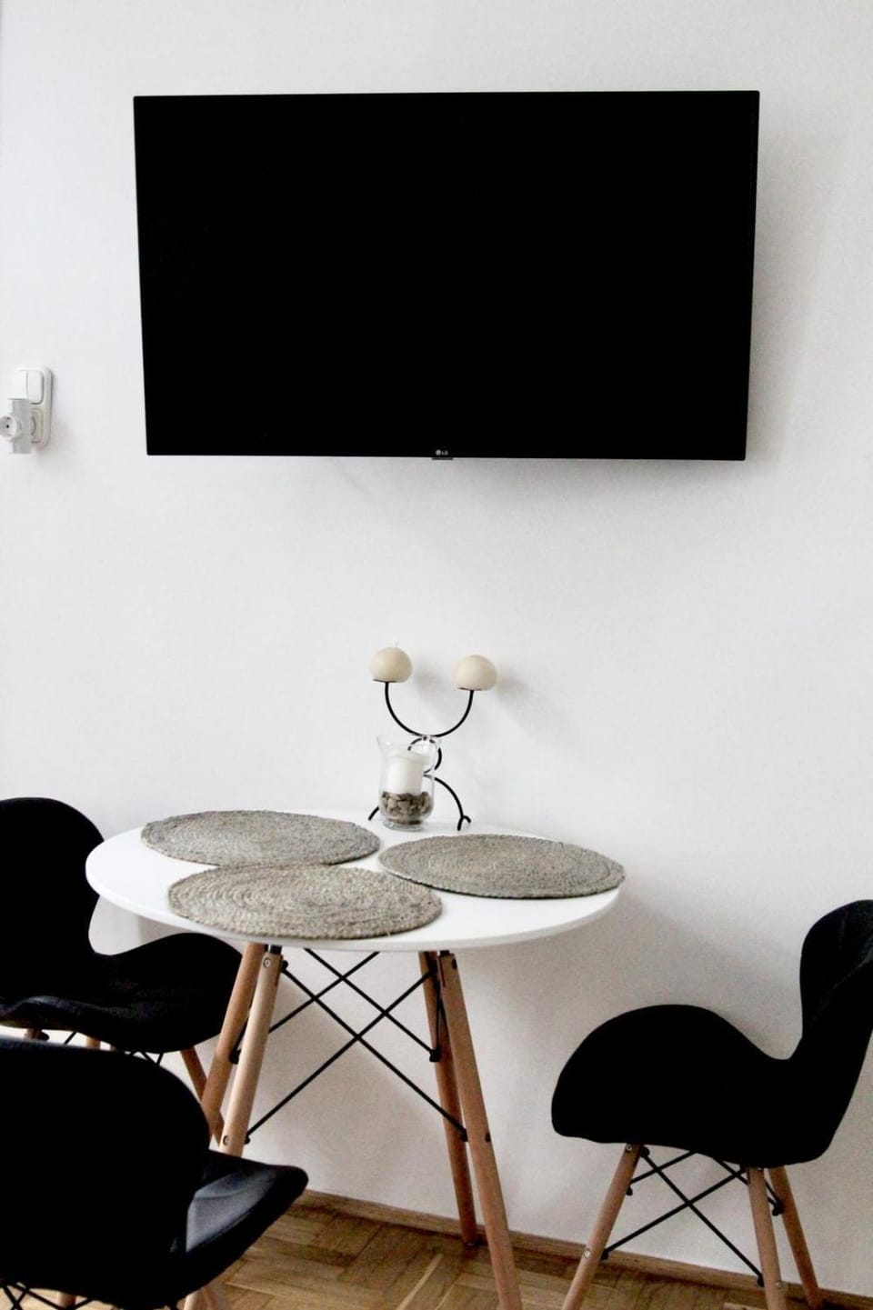 TV and multimedia, Dining area
