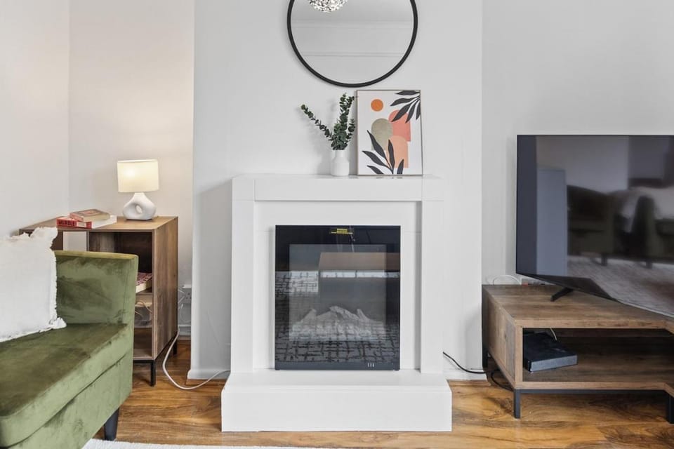 Communal lounge/ TV room, TV and multimedia, Living room, Seating area