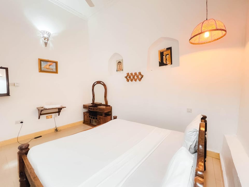 Toilet, Bedroom, air conditioner