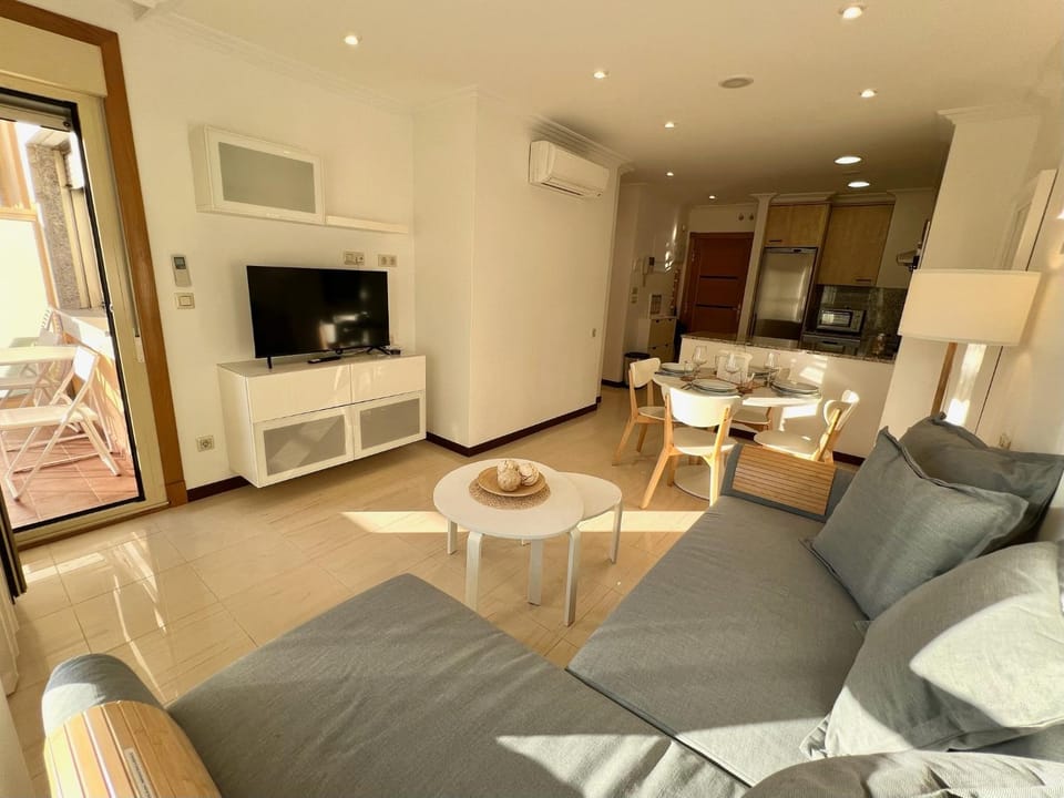 TV and multimedia, Balcony/Terrace, Living room, air conditioner
