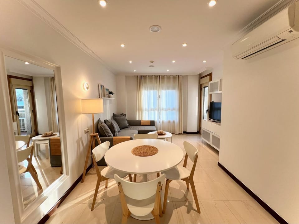 Living room, Dining area, air conditioner