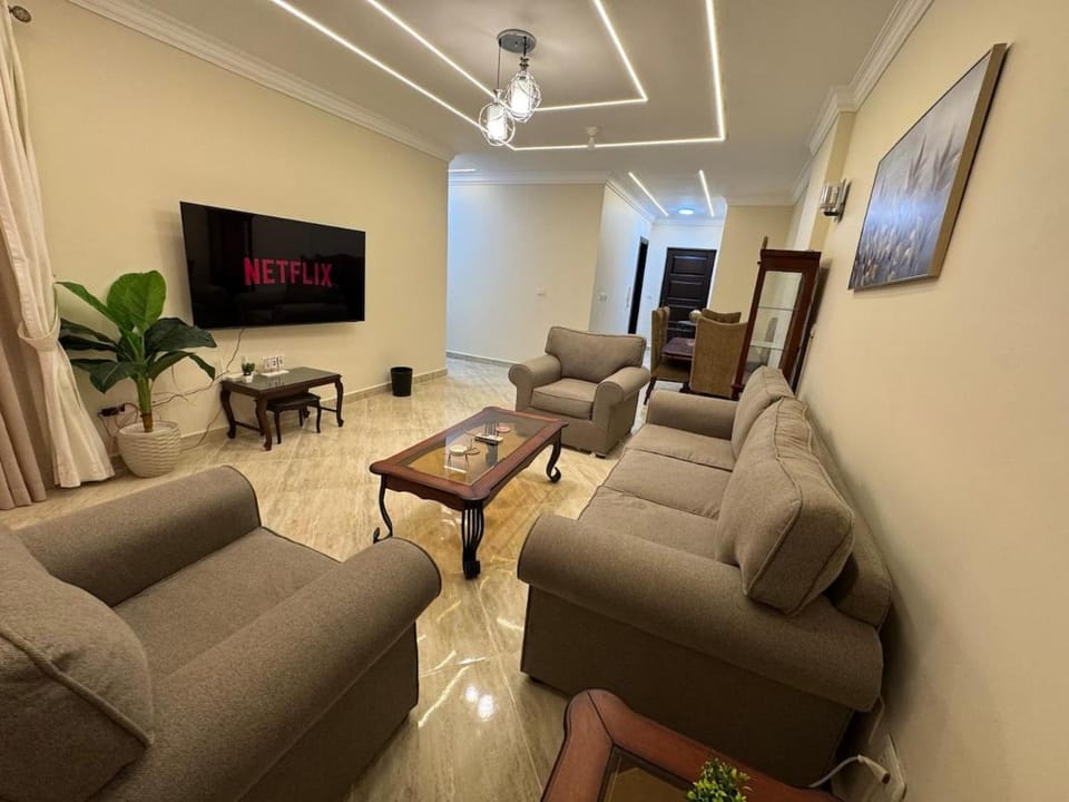 Chic Modern Apartment - New Cairo Apartment in New Cairo City