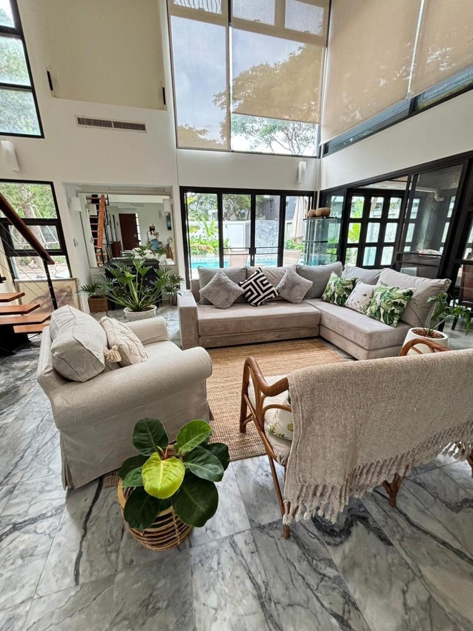 Living room, Seating area