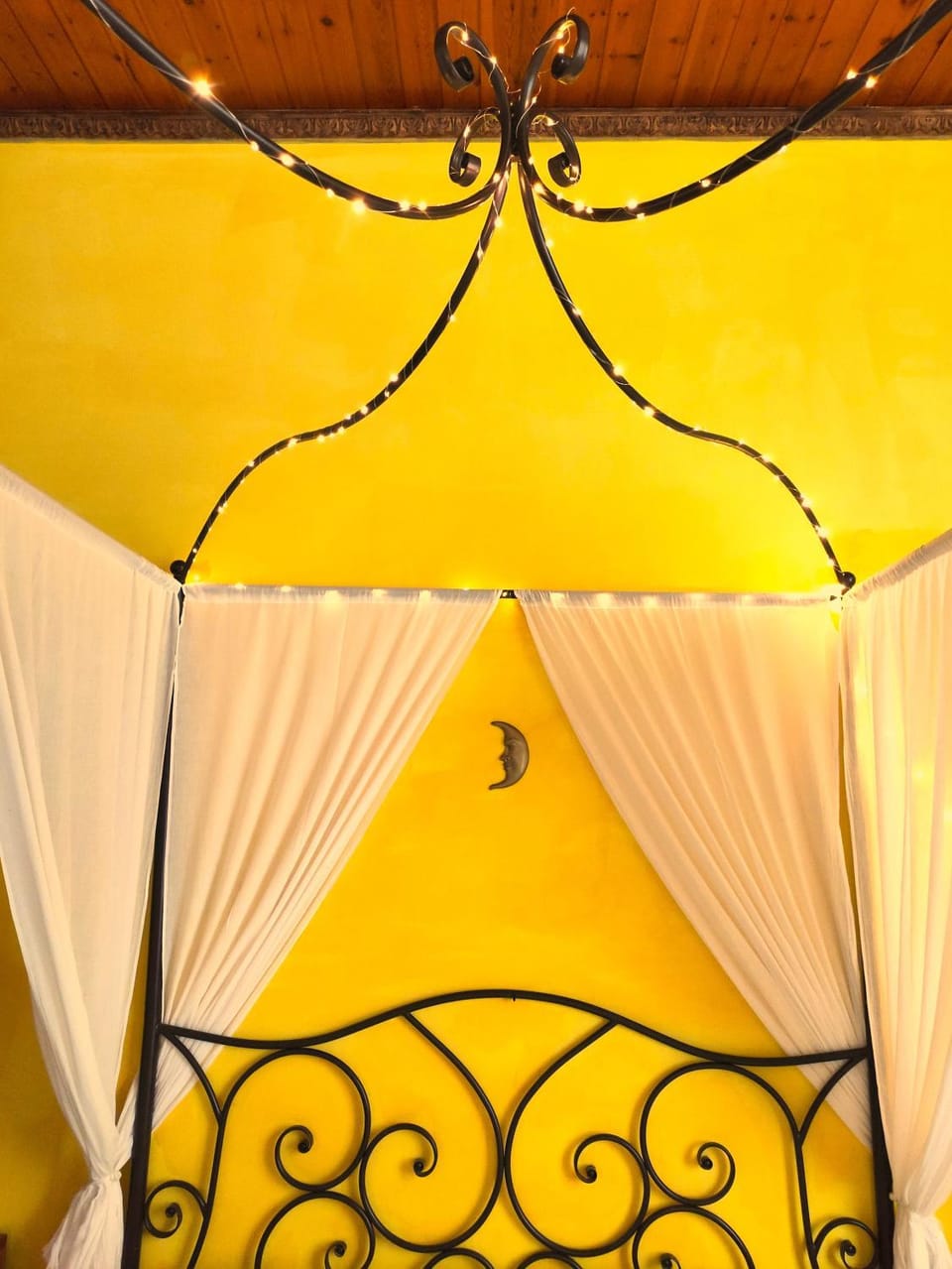 Bed, Decorative detail