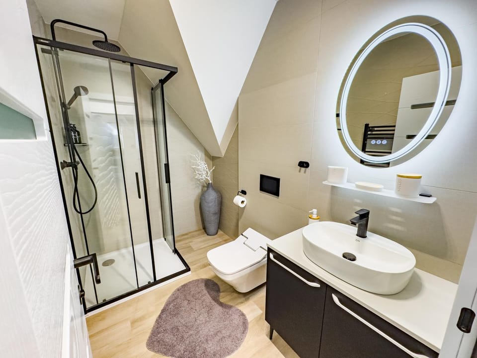 Shower, Toilet, Bathroom