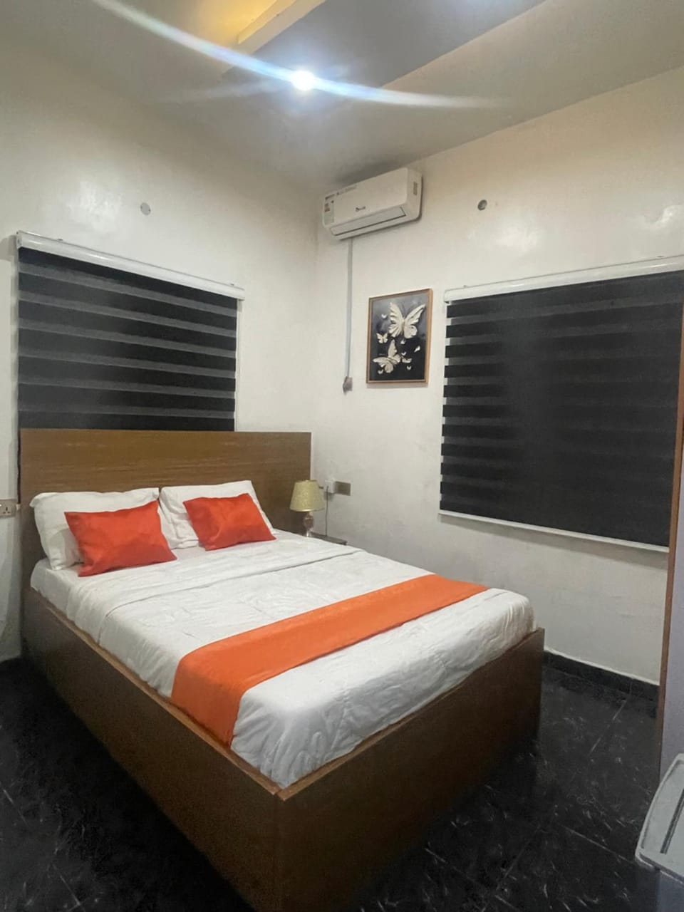 Bed, Photo of the whole room, Bedroom, air conditioner