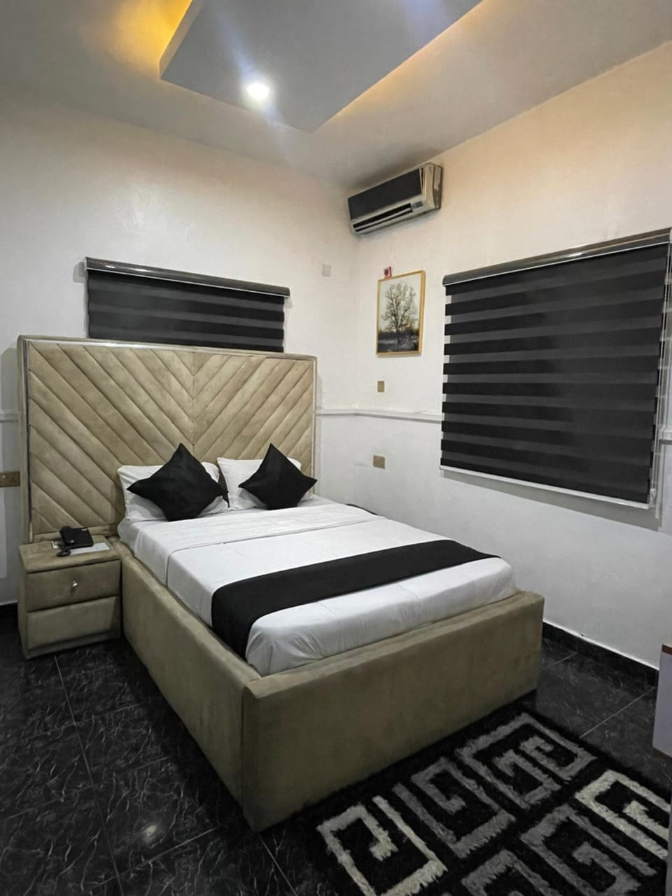 Bed, Photo of the whole room, Bedroom, air conditioner