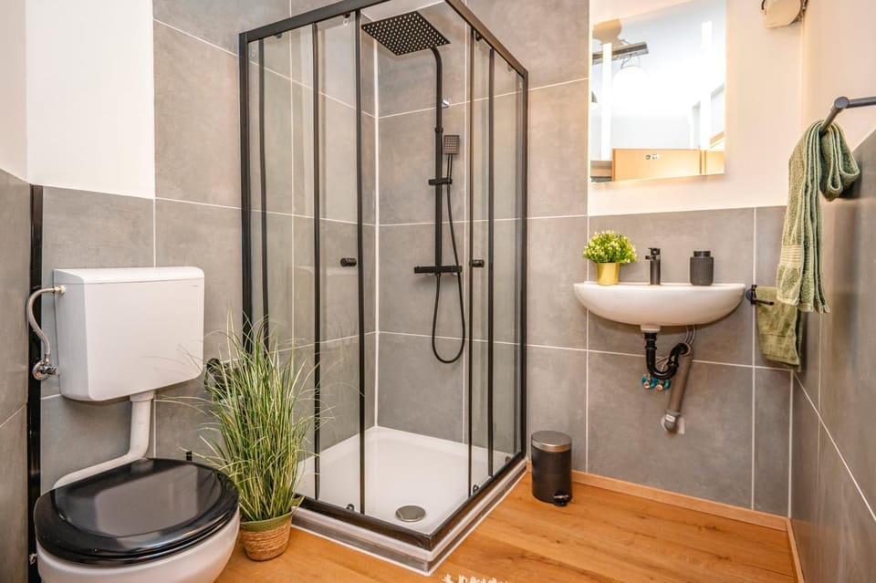 Shower, Bathroom