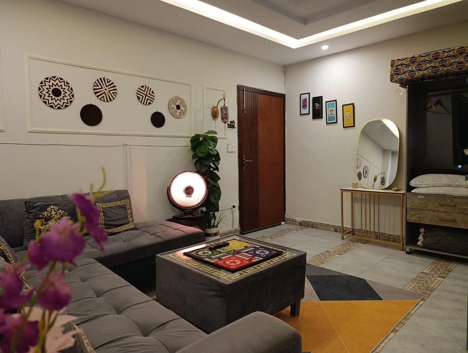 Communal lounge/ TV room