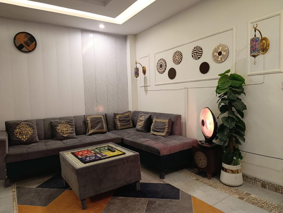Communal lounge/ TV room
