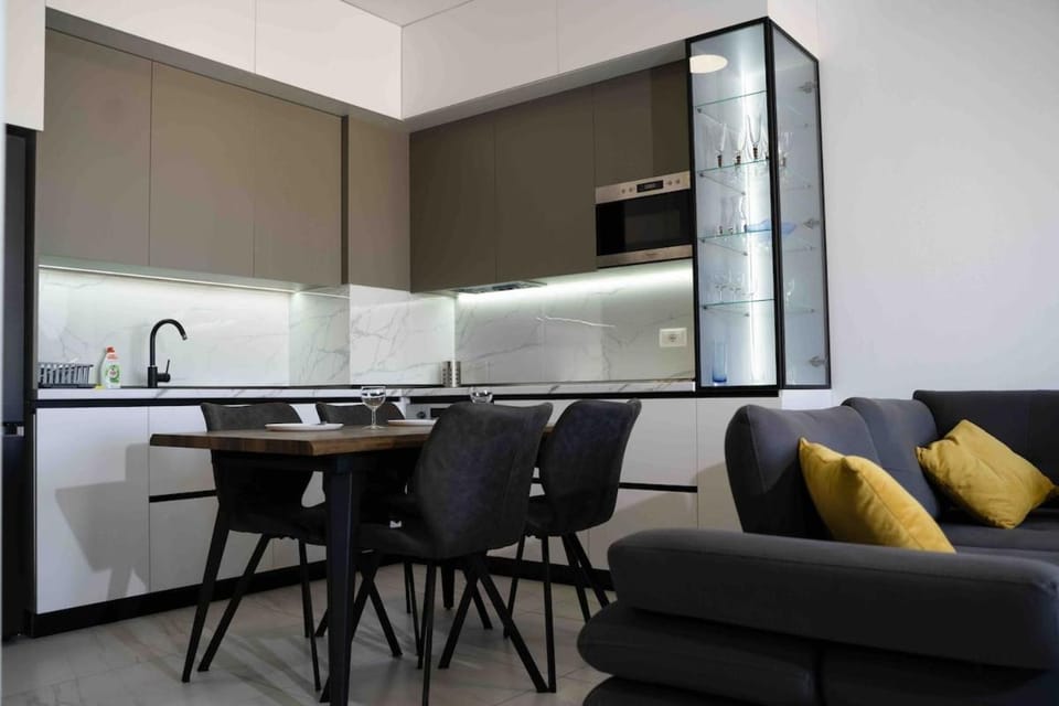 Tirana Hideaways, Free Parking & Breathtaking View Apartment in Tirana