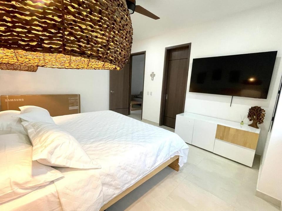 TV and multimedia, Photo of the whole room, Bedroom