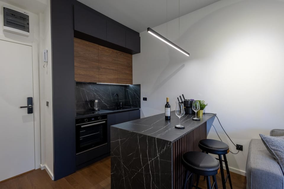 Dining area, kitchen