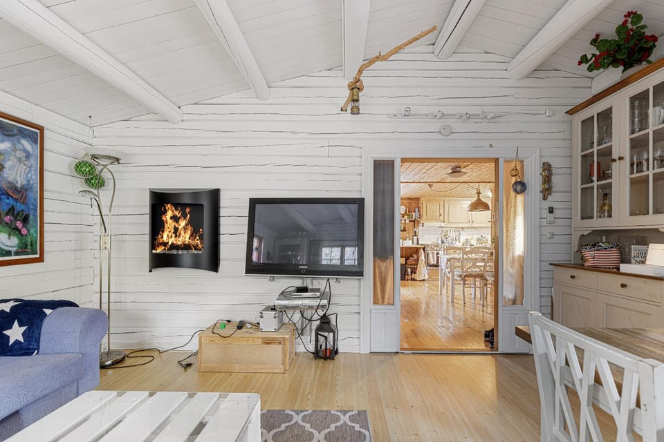 Communal lounge/ TV room, Living room