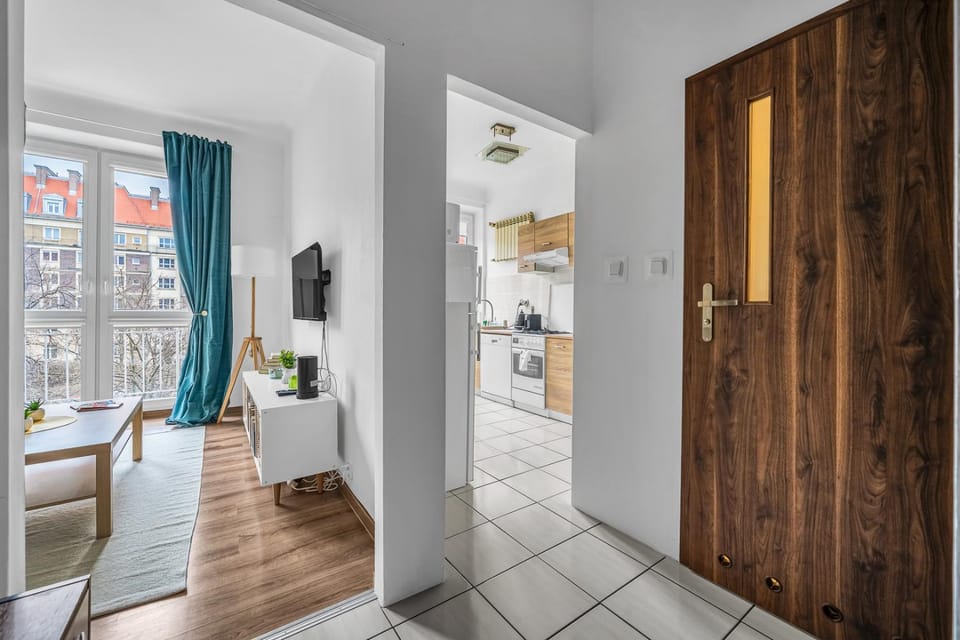 Kitchen or kitchenette, Dining area, oven, stove