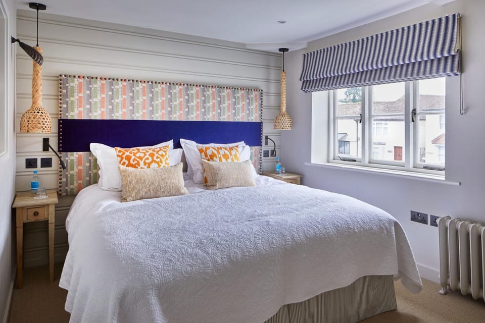 Tap Cottage - charming abode on Stockbridge High Street adjacent to boutique hotel The Grosvenor Stockbridge House in Test Valley District