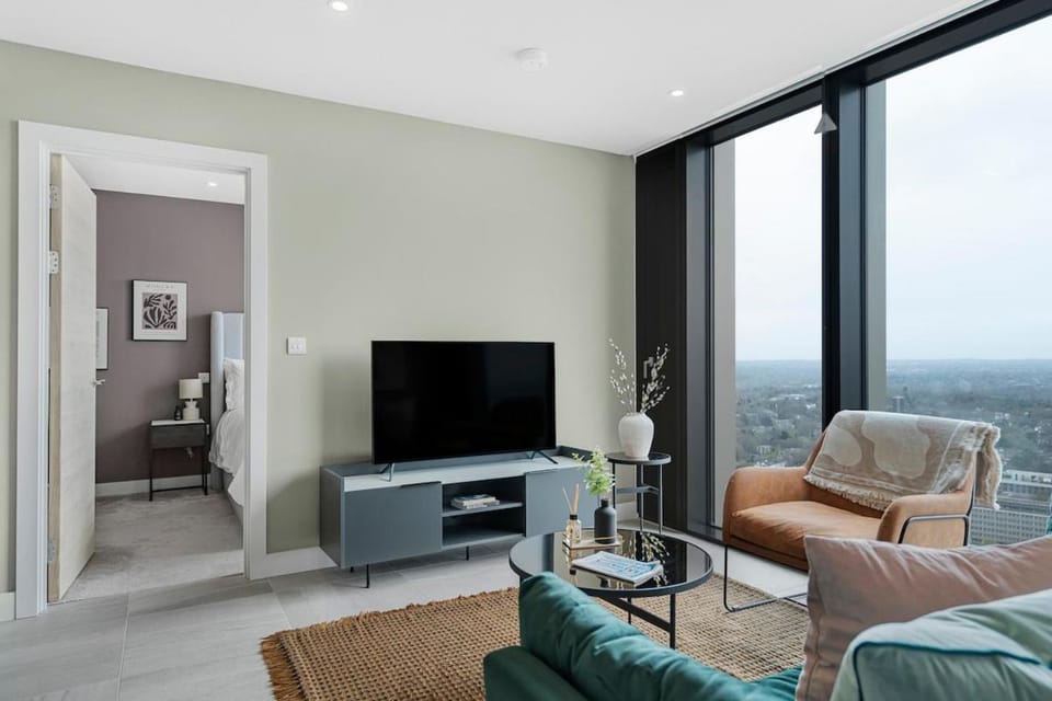 5 Star Modern 2 Bed Suite in Central B'ham with Cinema Apartment in Birmingham