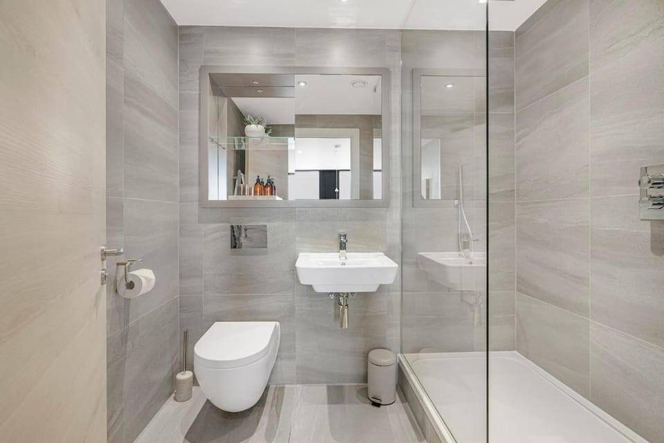 5 Star Modern 2 Bed Suite in Central B'ham with Cinema Apartment in Birmingham