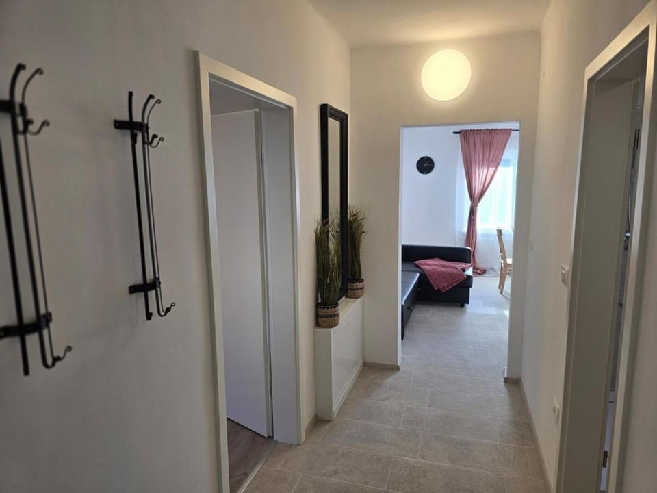 Apartment Barje II, bright&sunny, private parking Apartment in Ljubljana