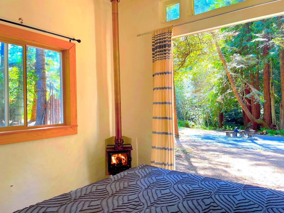 Photo of the whole room, Bedroom, Garden view