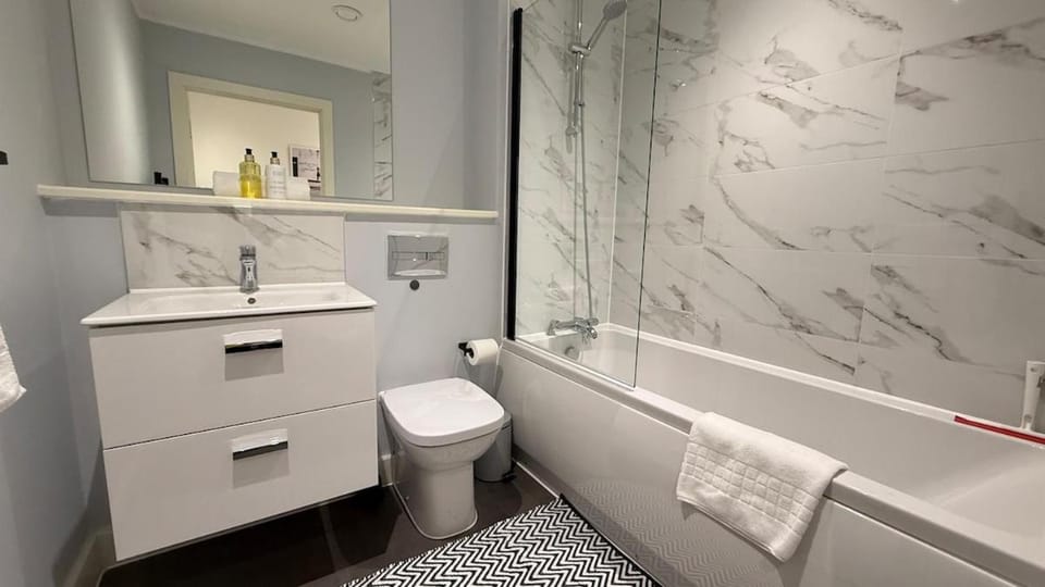 Superb Apt at the Marina Apartment in Portishead