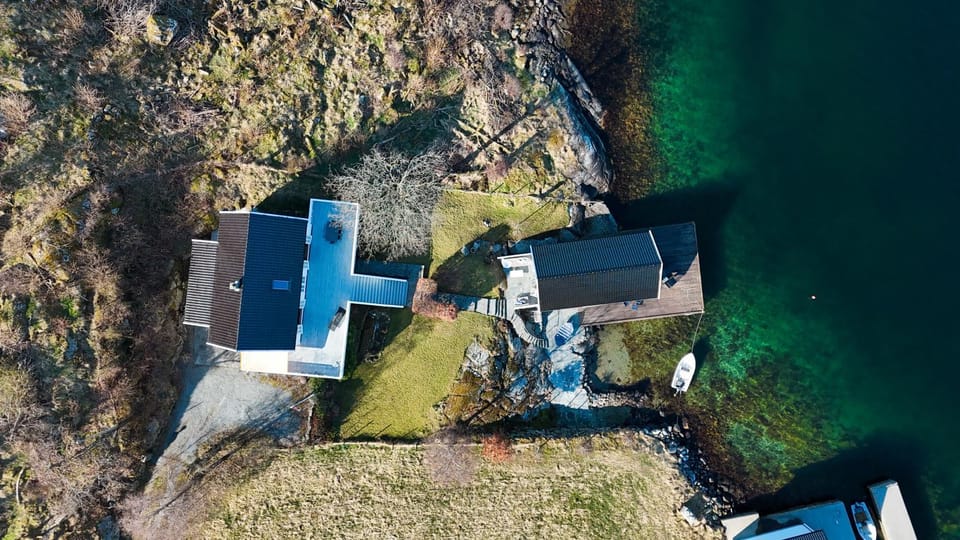 Sommerhytte med utsikt og båt House in Rogaland