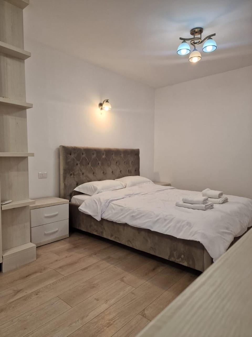Quiet London Residence 21D 22D private parking Apartment in Romania