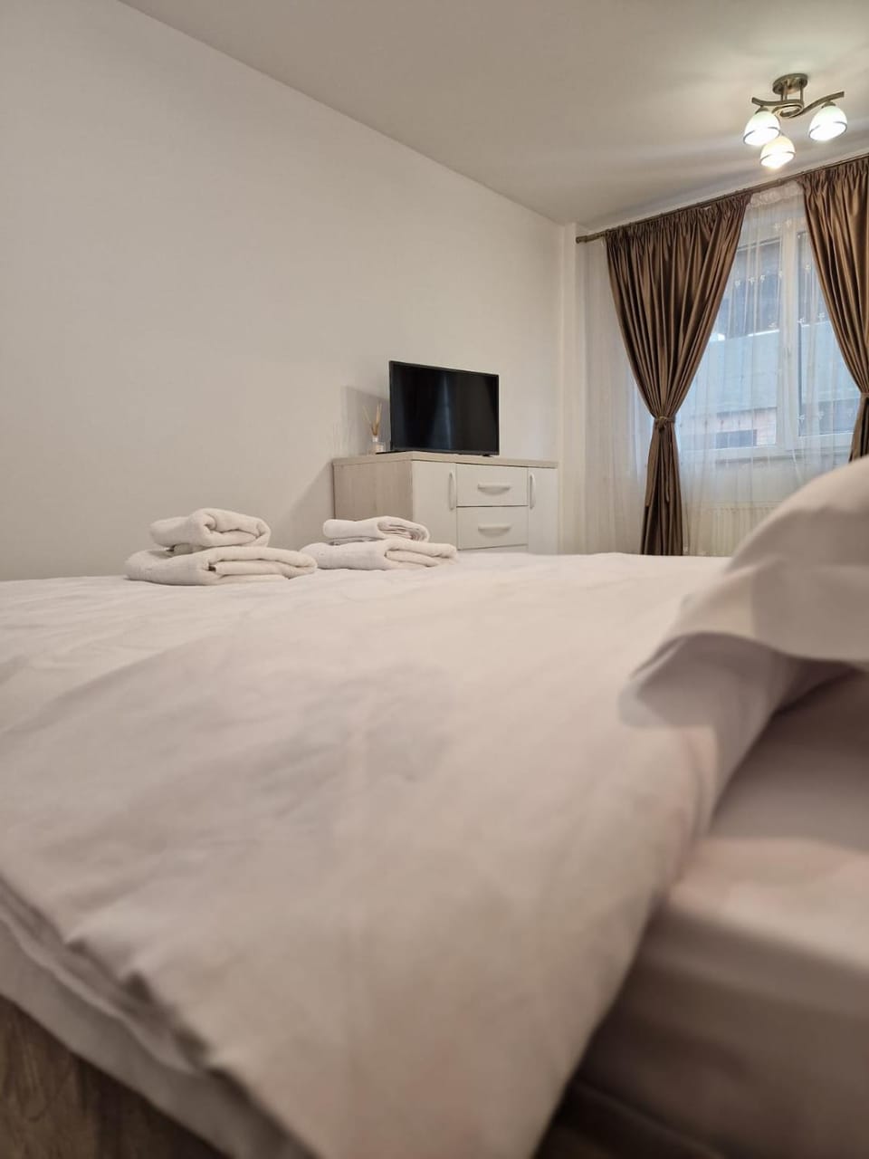Quiet London Residence 21D 22D private parking Apartment in Romania